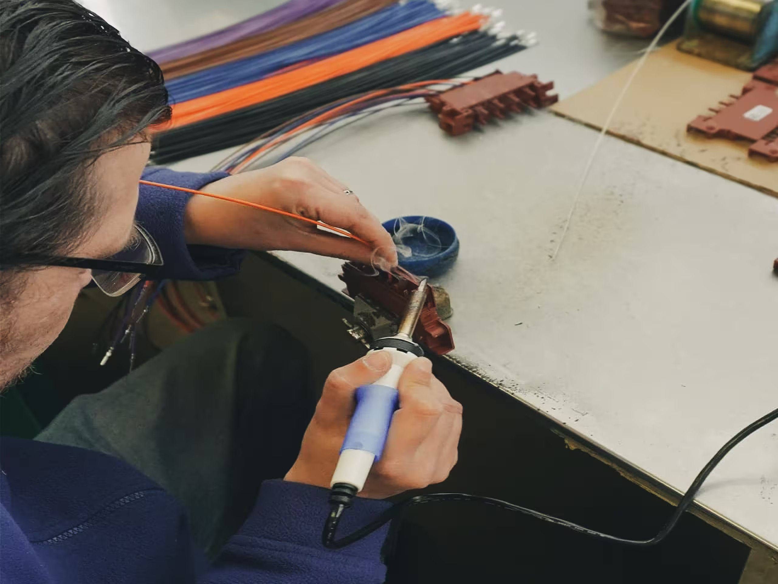 Techniki łączenia przewodów – lutowanie i zgrzewanie ultradźwiękowe w Starpol