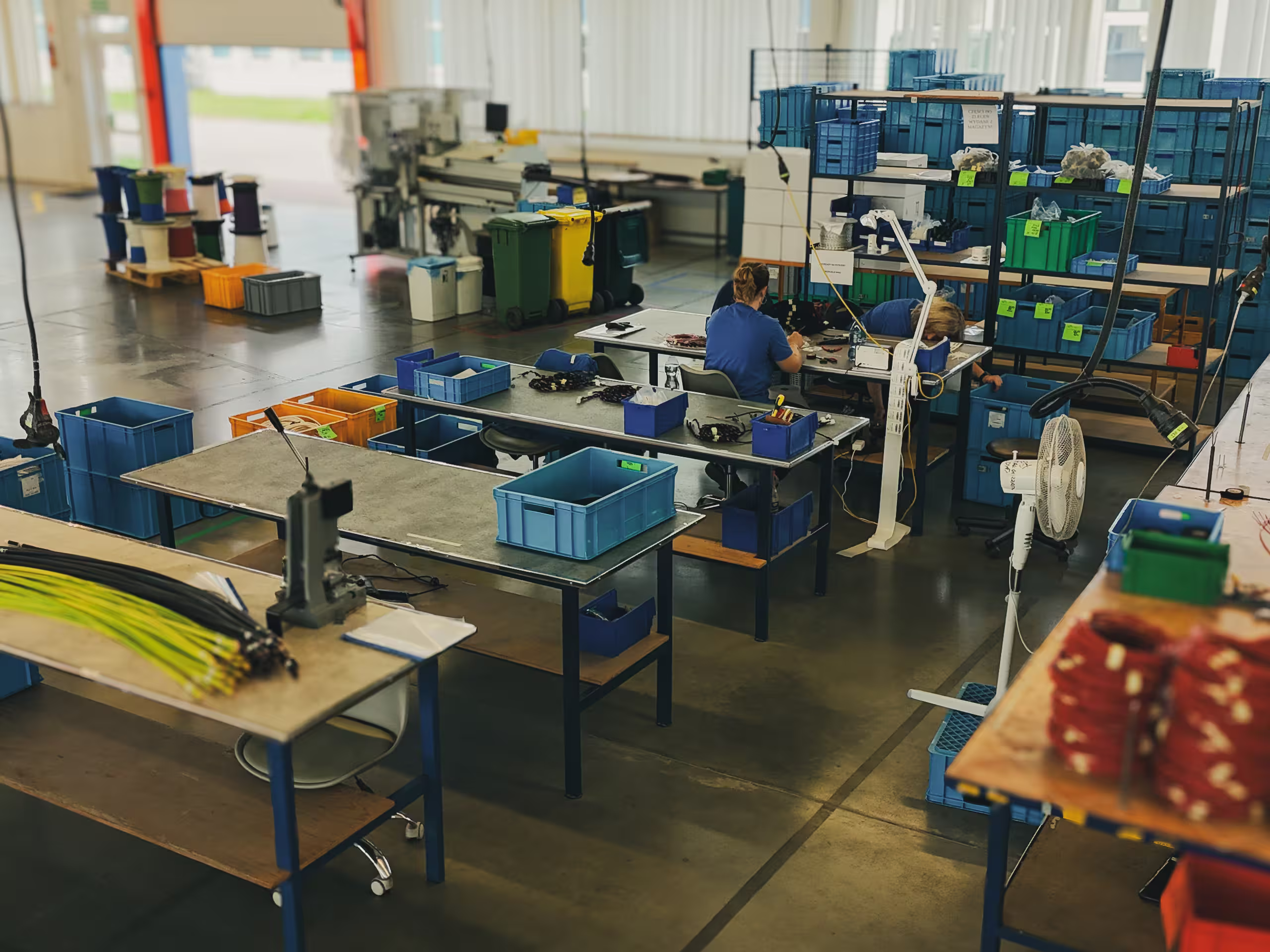 Stoły montażowe do produkcji wiązek elektrycznych w Starpol