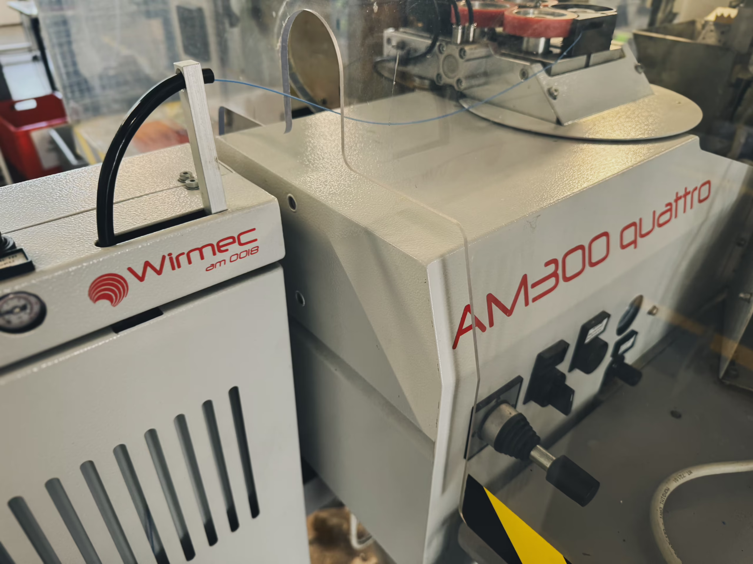 Wirmec AM 300 Quattro – automat do cięcia, odizolowywania i zakuwania przewodów